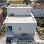 Apartment Regina Paloma With Swimming Pool