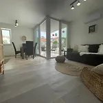 Regina Paloma With Swimming Pool Apartment Jezera