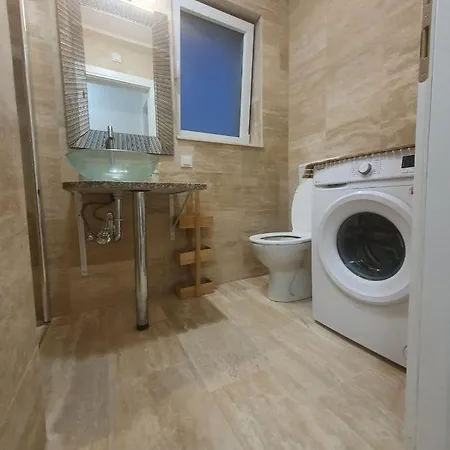 Appartamento Regina Paloma With Swimming Pool Jezera