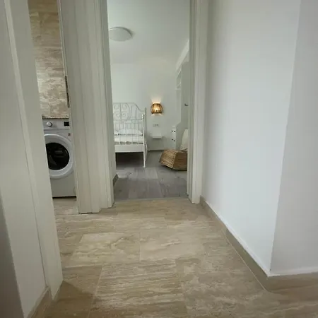 Regina Paloma With Swimming Pool Appartamento Jezera