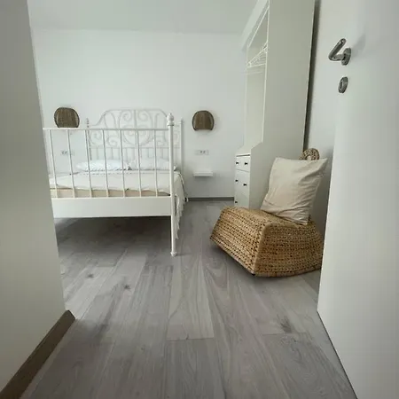 Regina Paloma With Swimming Pool Appartamento *