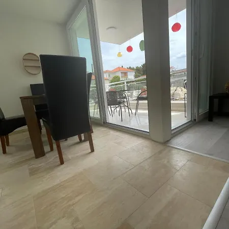 Regina Paloma With Swimming Pool Jezera