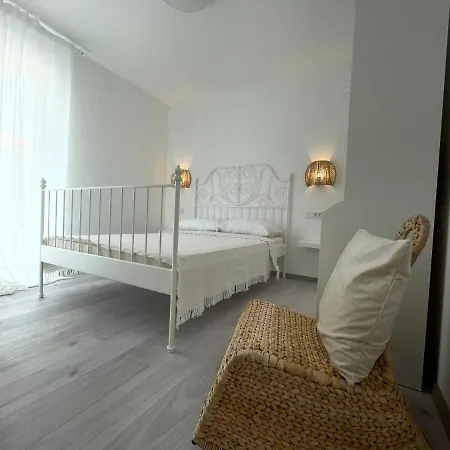 Regina Paloma With Swimming Pool Apartment Jezera