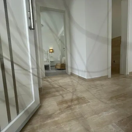 Regina Paloma With Swimming Pool Appartement Jezera