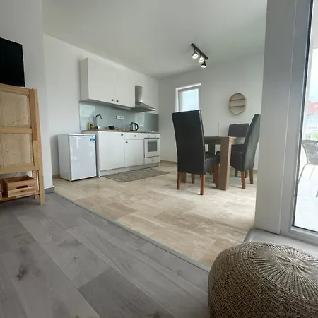 Regina Paloma With Swimming Pool Apartment Jezera