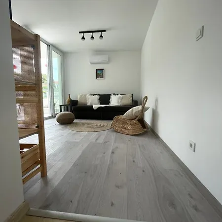 Regina Paloma With Swimming Pool Appartamento Jezera