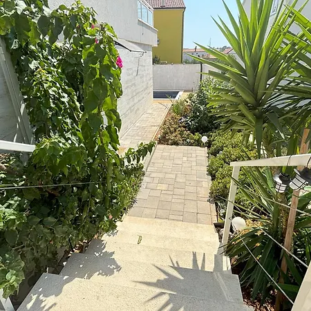 Regina Paloma With Swimming Pool