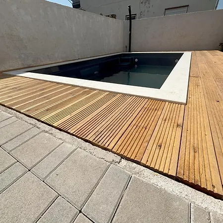 Regina Paloma With Swimming Pool