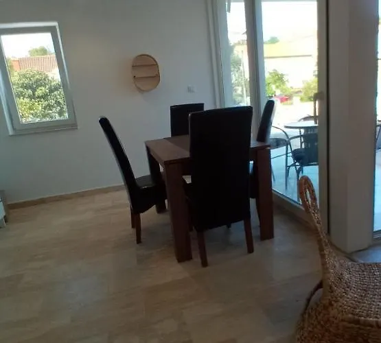 Regina Paloma With Swimming Pool Apartman *