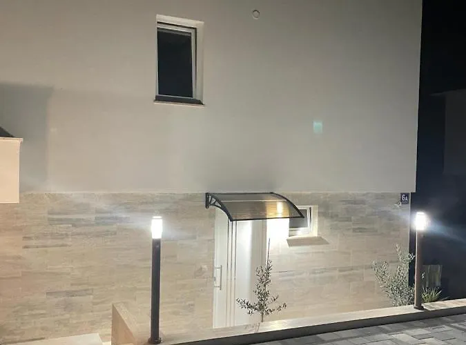 Regina Paloma With Swimming Pool Apartman *