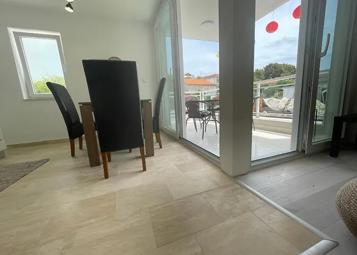 Apartman Regina Paloma With Swimming Pool