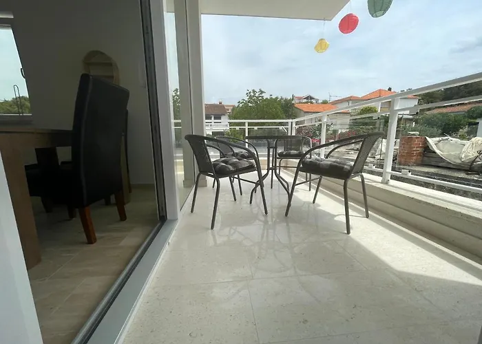 Regina Paloma With Swimming Pool Jezera