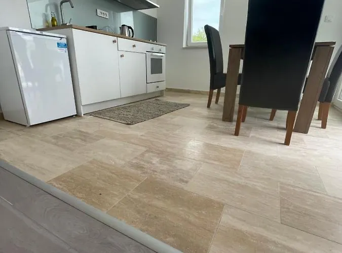 Apartman Regina Paloma With Swimming Pool