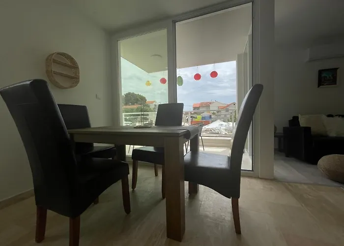 Regina Paloma With Swimming Pool