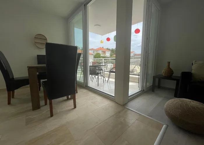 Apartman Regina Paloma With Swimming Pool Jezera