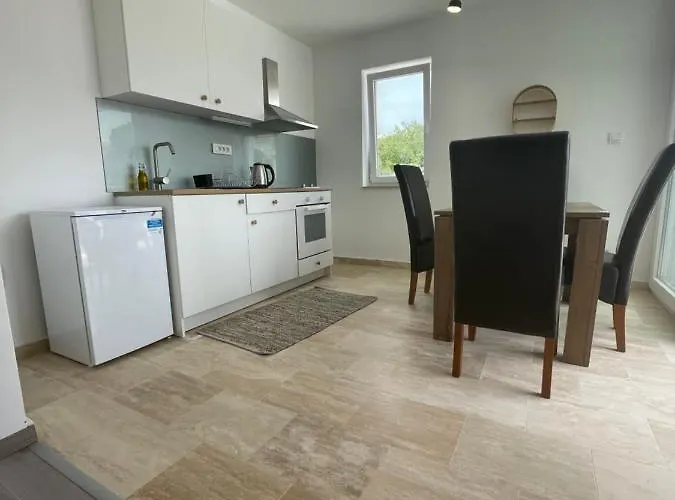 Regina Paloma With Swimming Pool Jezera